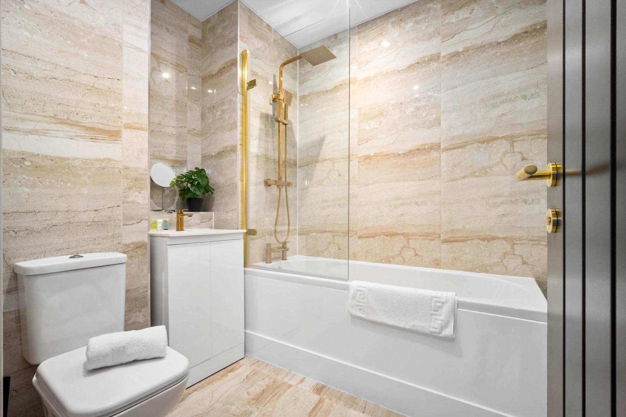 Brand New Luxury Apartment - 2 Bedroom - City Centre - Jq - Wifi - Netflix - 10Ah Бирмингам Екстериор снимка