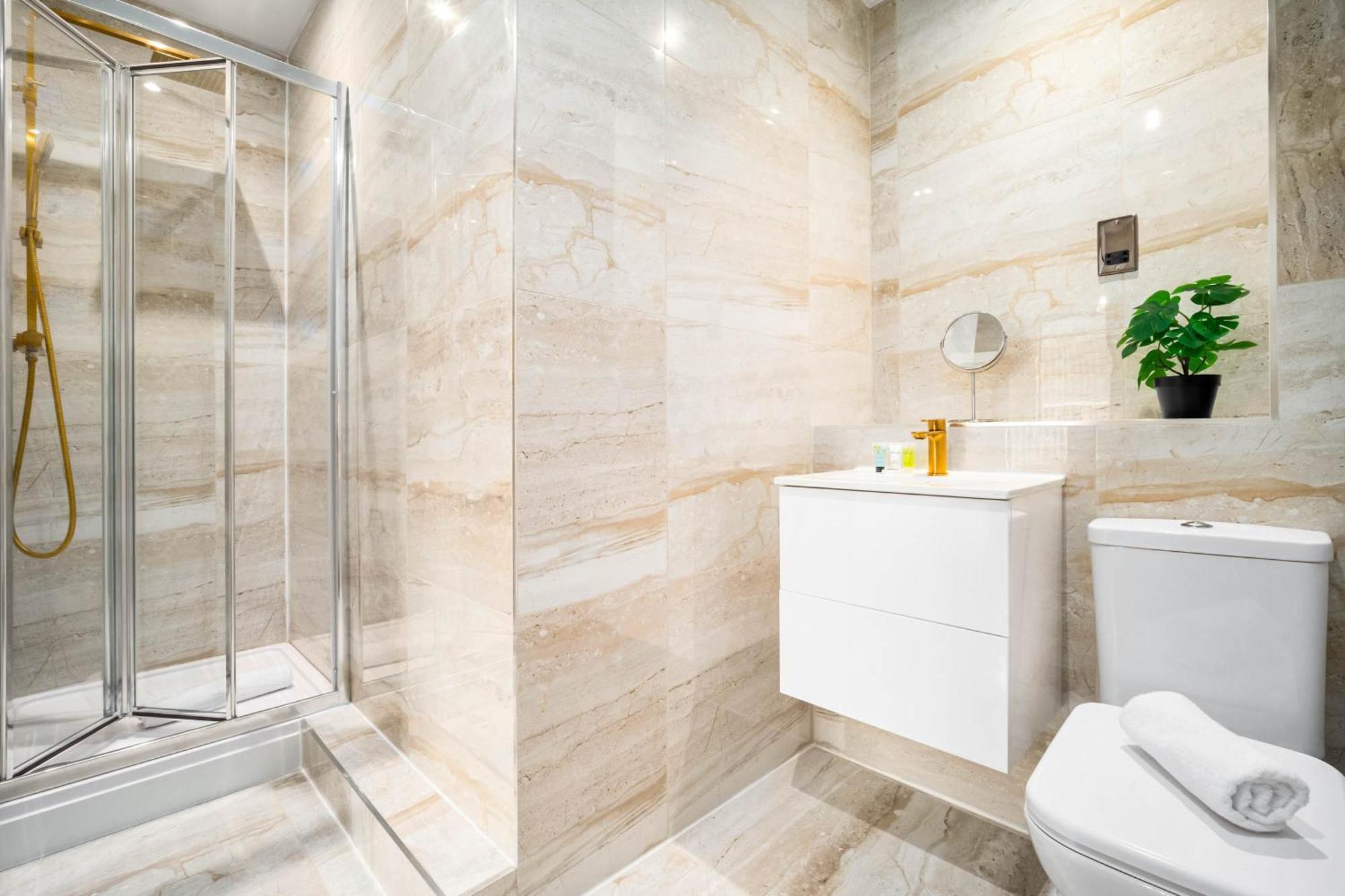 Brand New Luxury Apartment - 2 Bedroom - City Centre - Jq - Wifi - Netflix - 10Ah Бирмингам Екстериор снимка